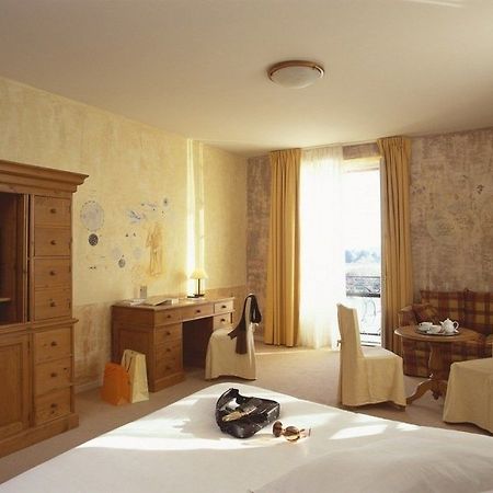 Hotel Le Moulin De Муасак Экстерьер фото